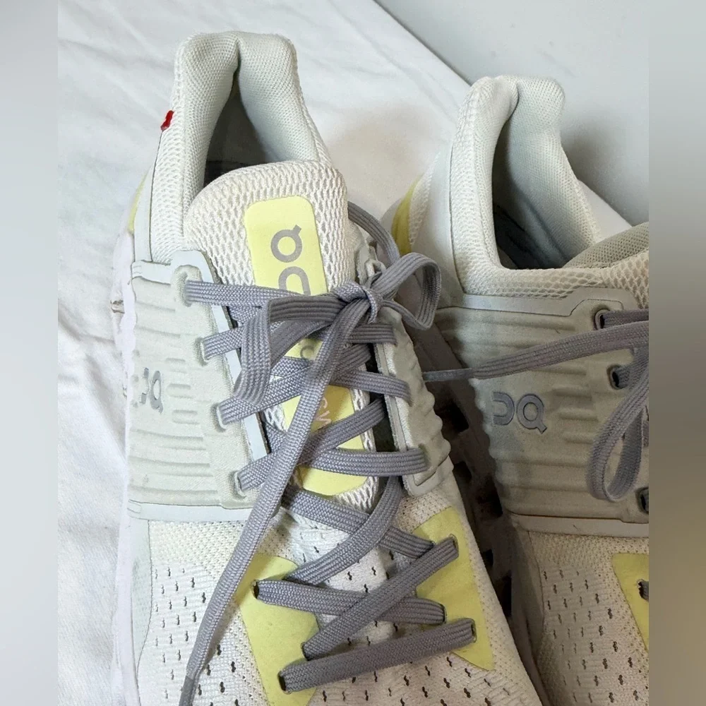 On Running On Cloud Women's 10 Cloudswift Cream and Yellow Sneakers